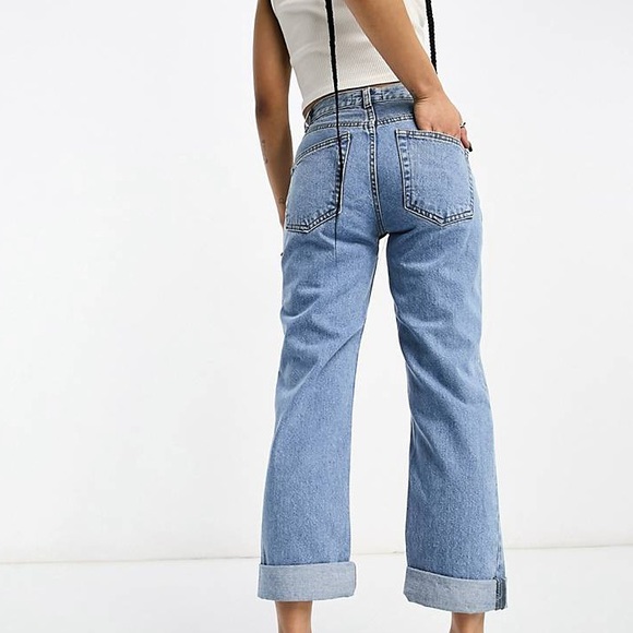 ASOS DESIGN 90s Petite straight jeans in vintage lightwash - Picture 2 of 4